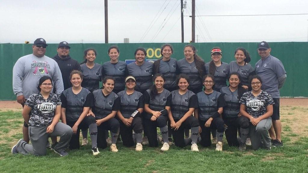 2018 lady mavericks varsity softball team.jpg